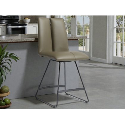Clint Bar Stool By Venjakob