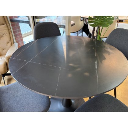Ida Dining Yable and 4 William Dining Chairs Clearance Ida Dining Yable and 4 William Dining Chairs Clearance