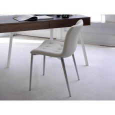 Kuga Dining Chair With Metal Legs Kuga Dining Chair With Metal Legs