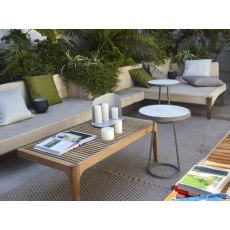 Circles Outdoor Pedestal Table Circles Outdoor Pedestal Table