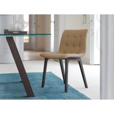 Kuga Dining Chair With Wooden Legs