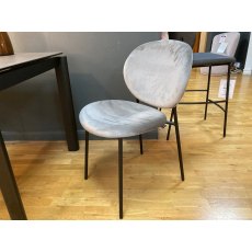 Calligaris Stream Table and Four Ines Dining Chairs Clearance