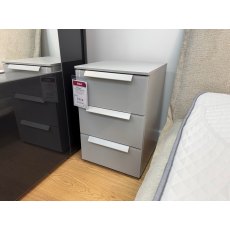 Comet 3 Drawer Bedside Chest Clearance