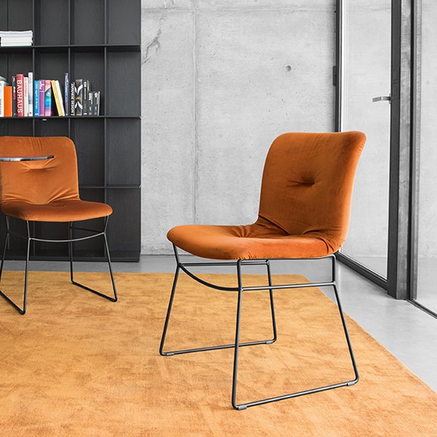 Calligaris Annie Made To Order Chair With Sleigh Metal Legs