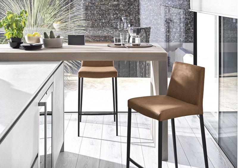 Calligaris Aida Bar Stool In Soft Leather By Calligaris