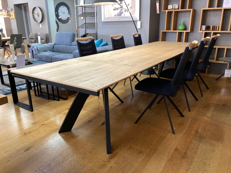 Beadle Crome Interiors Special Offers Venjakob Leo Extending Dining Table and 6 Lilli 3000 Chairs Clearance