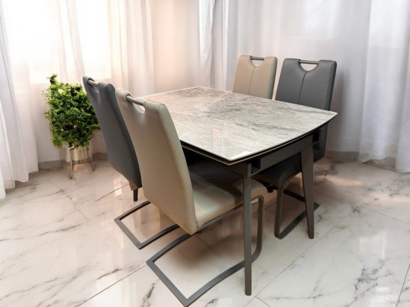 Beadle Crome Interiors Carolina Dining Table & Chairs