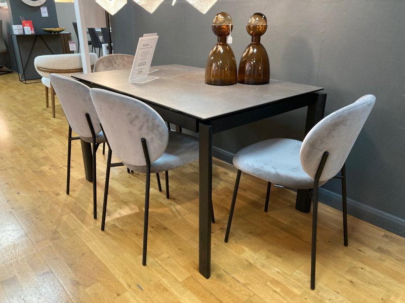 Beadle Crome Interiors Special Offers Calligaris Stream Table and Four Ines Dining Chairs Clearance