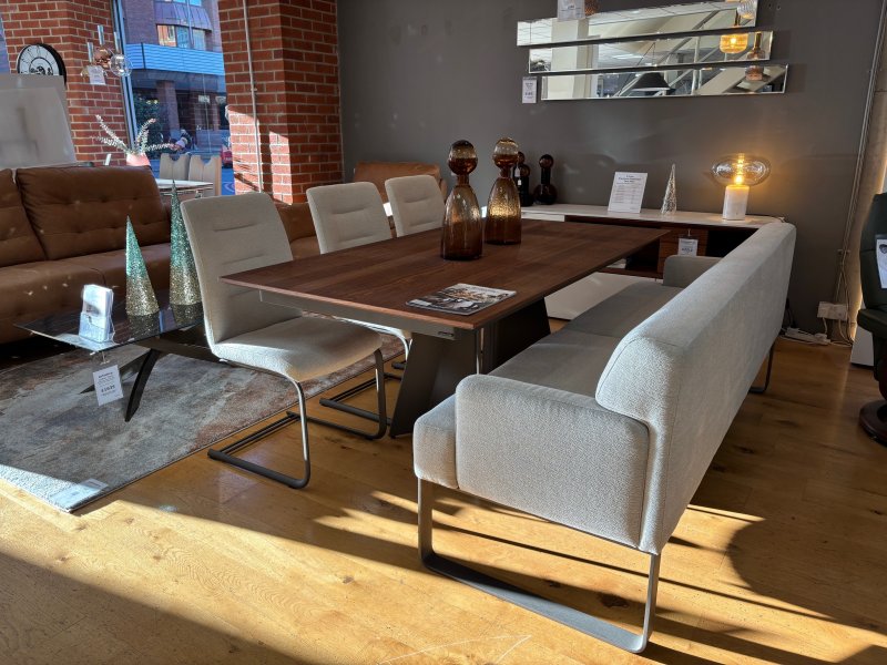 Beadle Crome Interiors Special Offers Venjakob ET371 MEC Extending Dining Table, 3 Emira Dining Chairs and P4 Bench Clearance