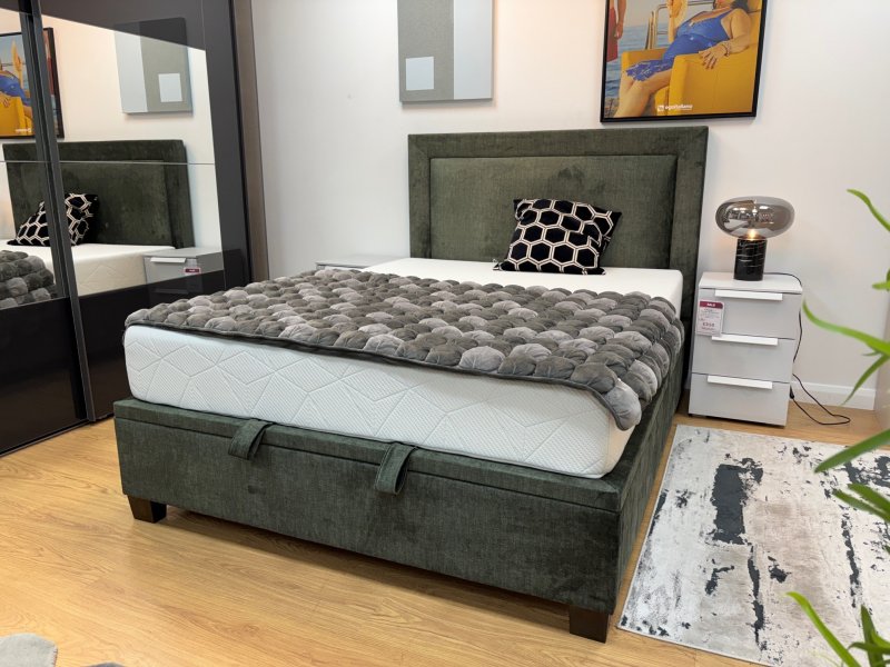 Beadle Crome Interiors Special Offers Warwick Kingsize Ottoman Bed Clearance