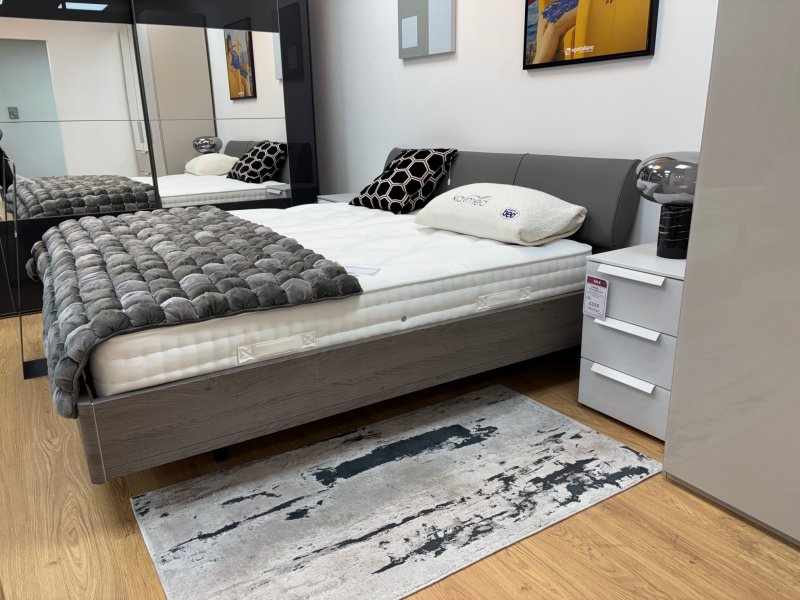 Beadle Crome Interiors Special Offers Concept Me Super King Bed & 2 Luxor 1500 Pocket Spring Mattresses Clearance