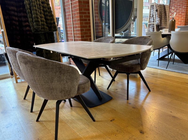 Beadle Crome Interiors Special Offers Sunbury Dining Table and Four Dining Chairs Clearance