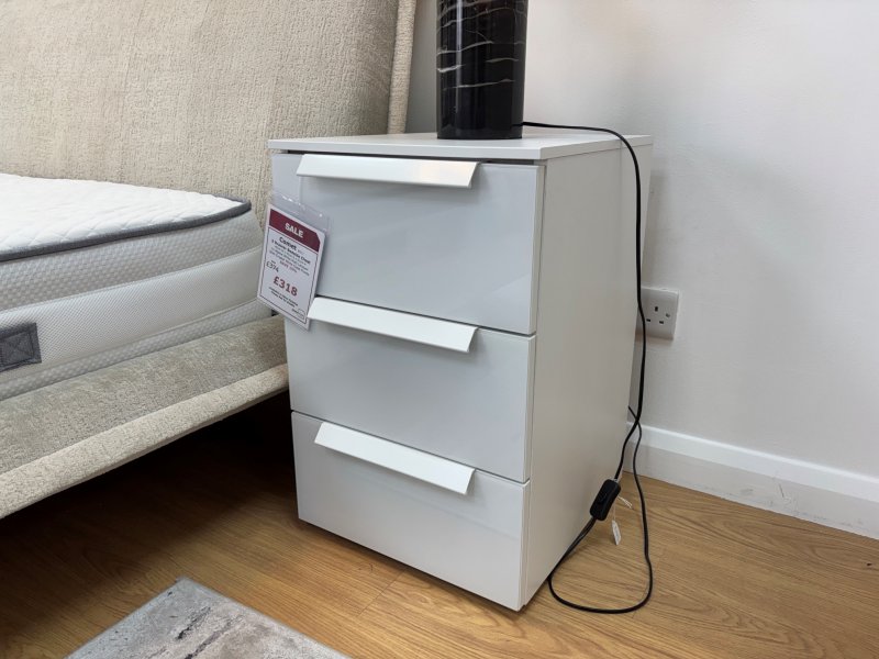 Beadle Crome Interiors Special Offers Comet 3 Drawer Bedside Chest Alpine White Clearance