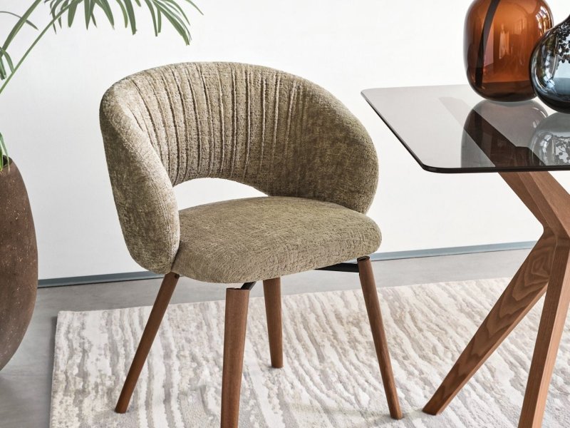 Calligaris Anime Swivel Chair With Wooden Legs By Calligaris